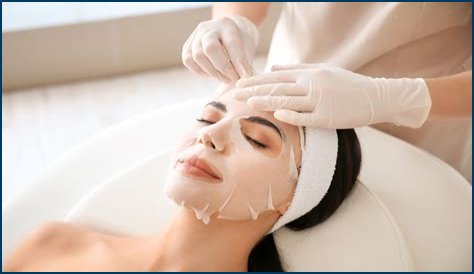 People Are Skipping Esthetician Appointments After Using This Facial Oil