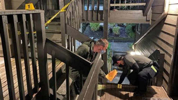 2 men killed in Clackamas County shooting, woman arrested