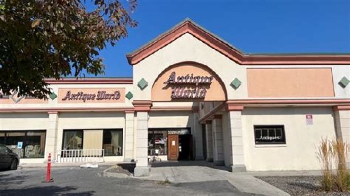 Antique World Mall prepares to reopen