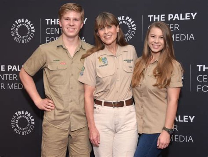 Bindi Irwin reveals tear-jerking way daughter Grace honors late grandpa Steve Irwin every night