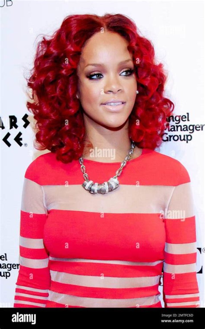 Celebrity hairstyles: Celebrity hair: Rihanna's red hair