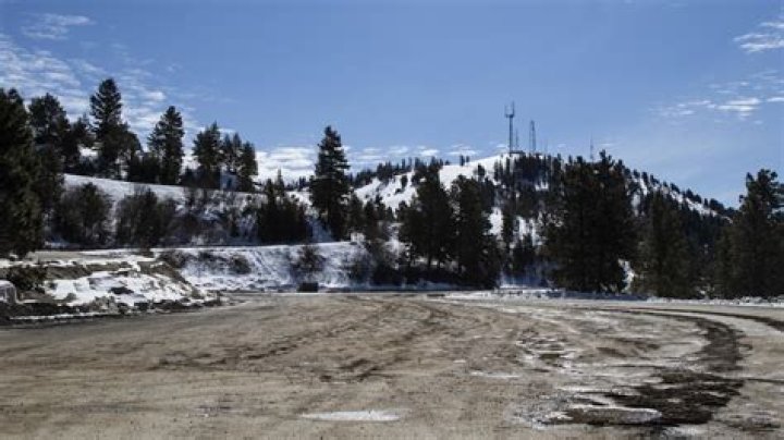 Early morning single-vehicle crash claims life of 32-year-old woman on Bogus Basin Rd: Investigation ongoing