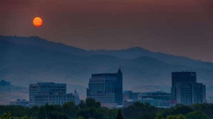 Hazy sunshine: Why the smoke makes the sun look red