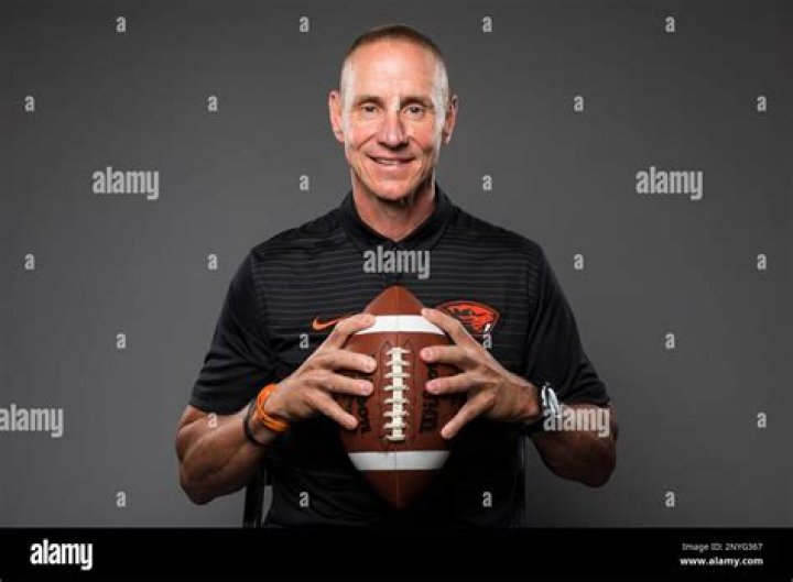 Head football coach Gary Andersen will "mutually part" with Beavers