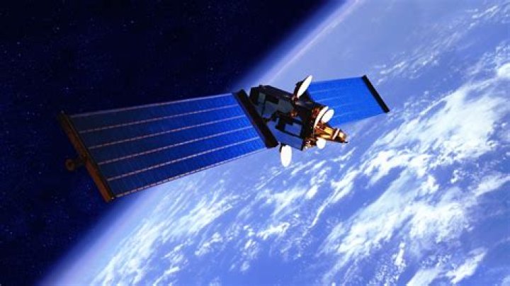 Intelsat-33e propulsion problems to cut service life by 3.5 years
