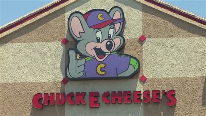 Large group of adults get into chaotic brawl at Chuck E. Cheese, police say
