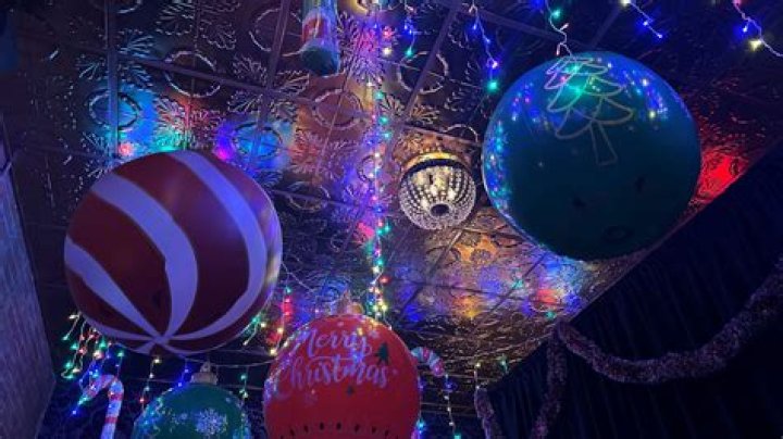 New Christmas bar pops up downtown