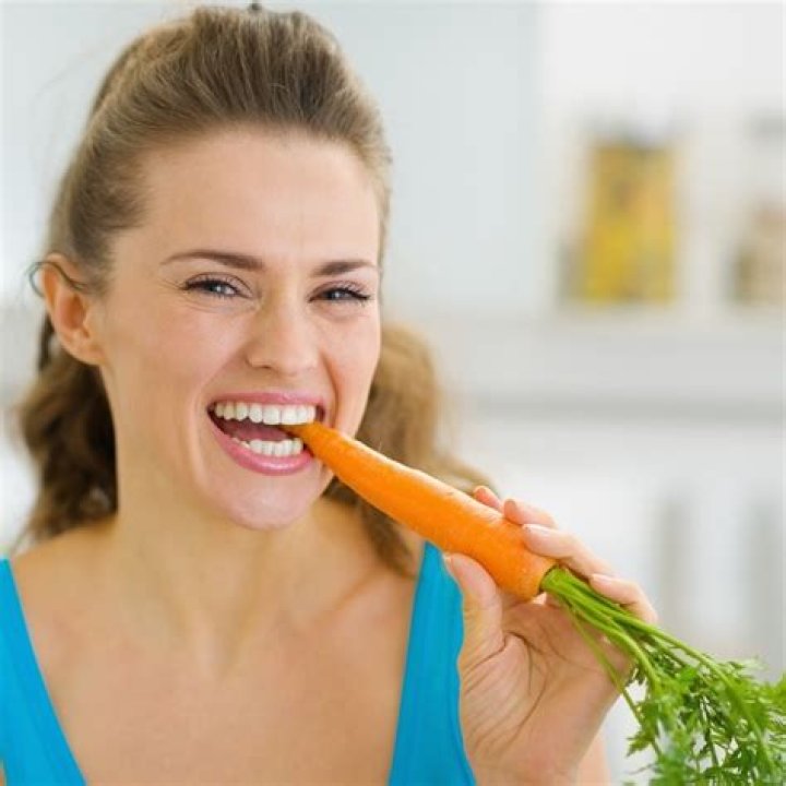 Nutritionist Issues Warning as Woman Claims Carrots Changed Her Skin Color