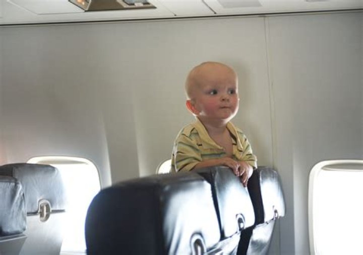 Shameless woman refuses to give up extra airplane seat for child