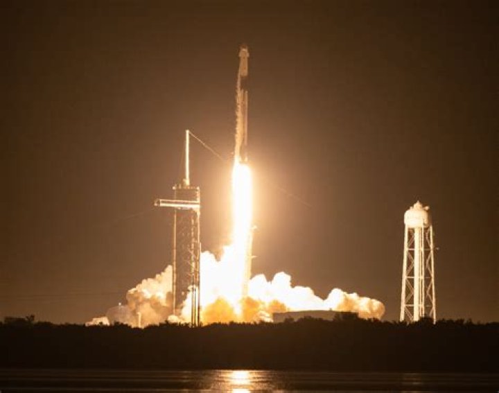 SpaceX launches cargo Dragon mission to ISS